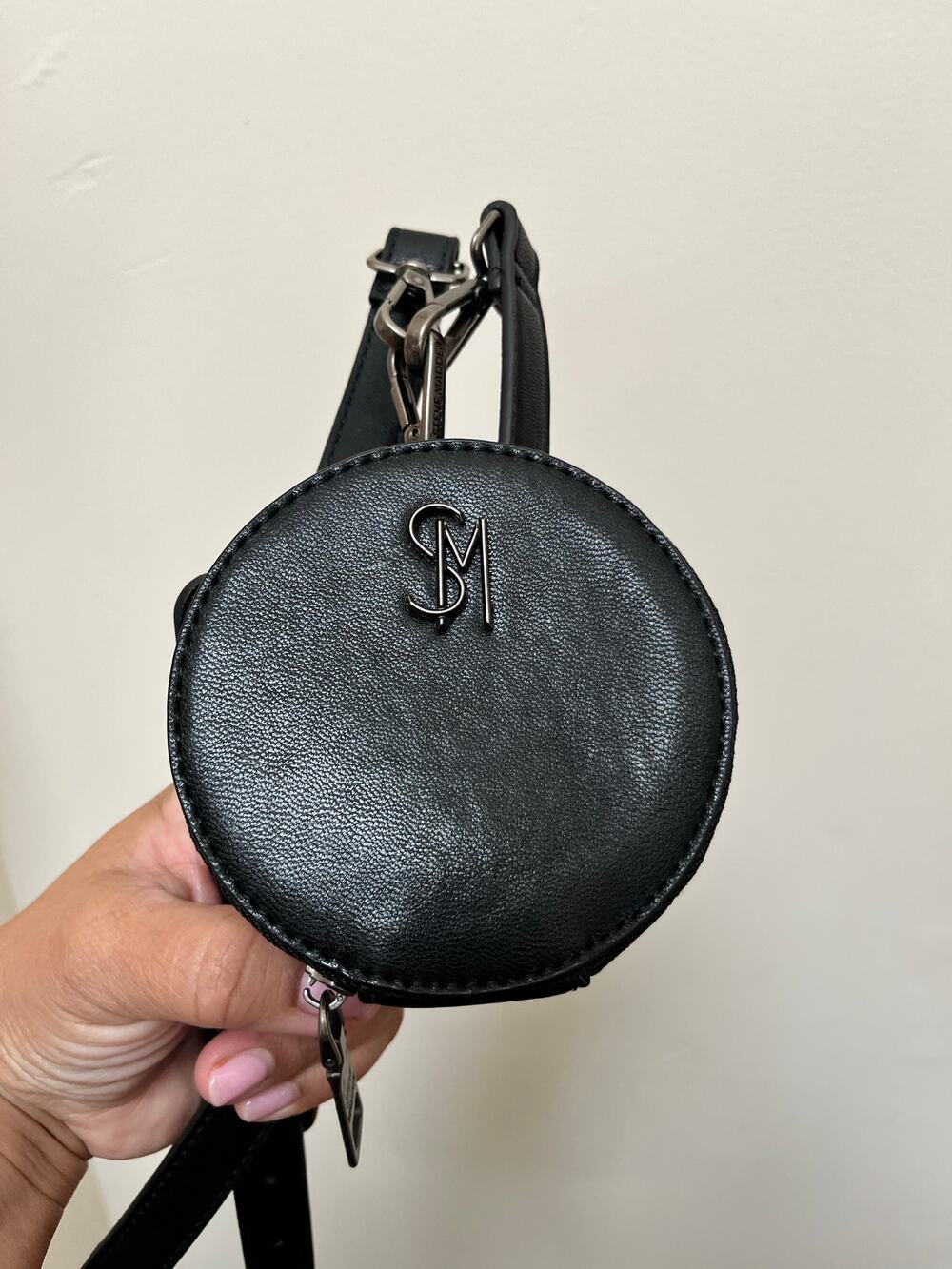 Steve Madden Black Vegan Leather Add On Round Zip Up Mini Pouch SM Logo & Strap